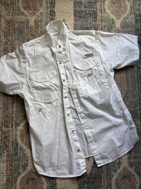 Columbia Men’s White Short Sleeve Outdoor Button-Down Shirt